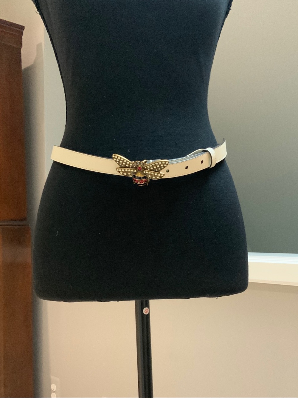 Gucci Cream Leather Belt with Gold Bee Buckle